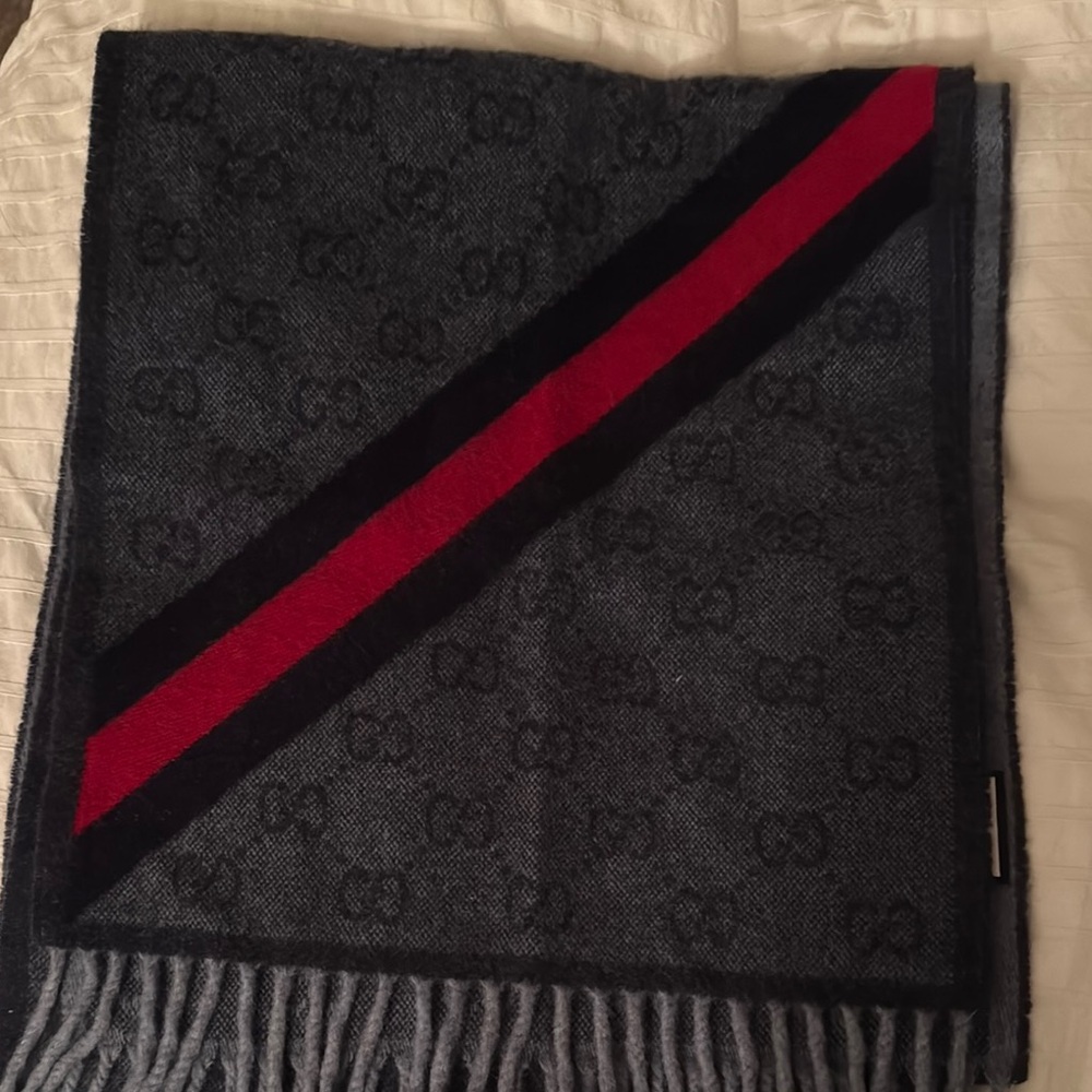 Gucci Black and Red Wool Scarf